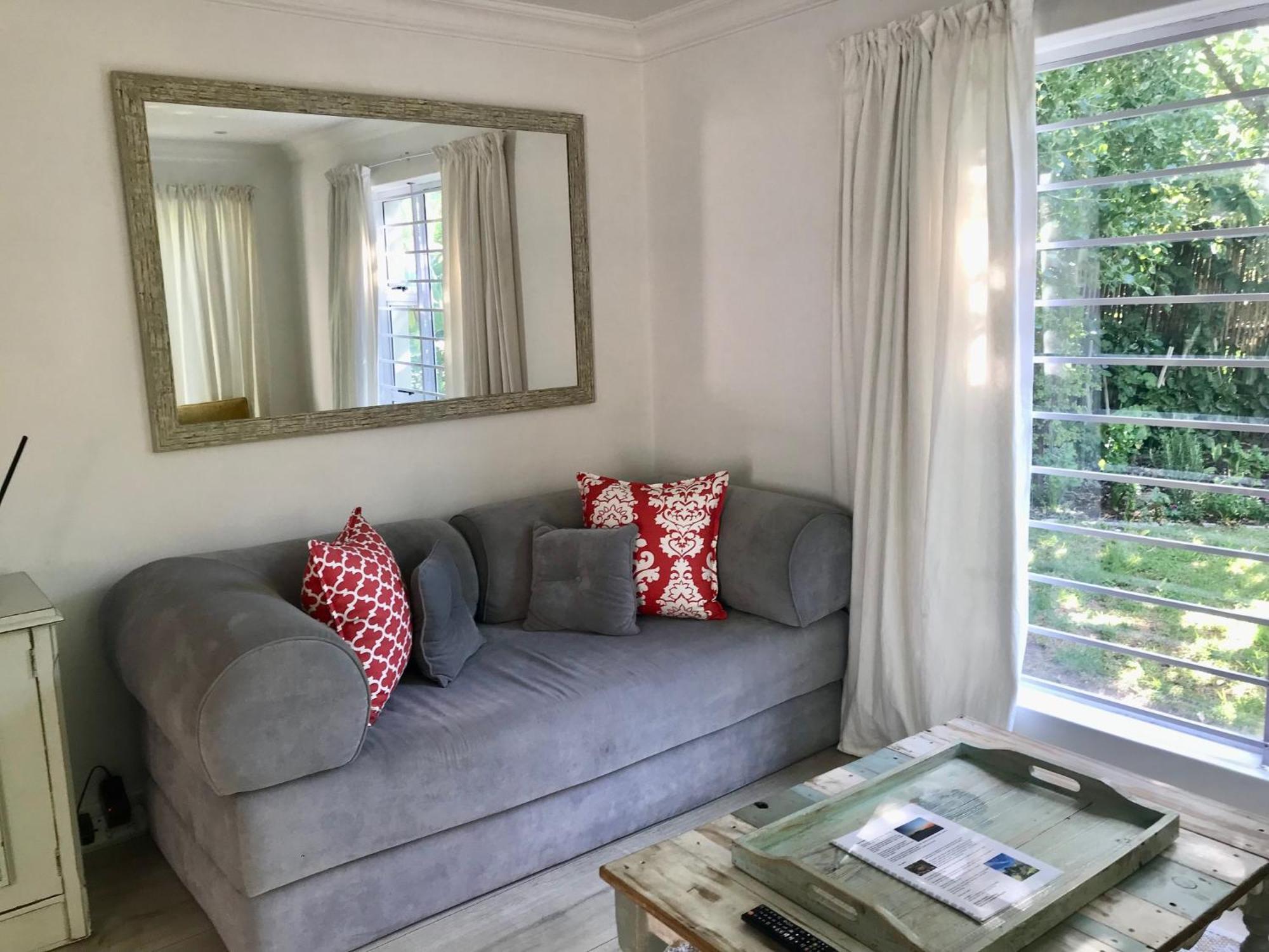 Sunset Beach Living Guesthouse Kaapstad Buitenkant foto